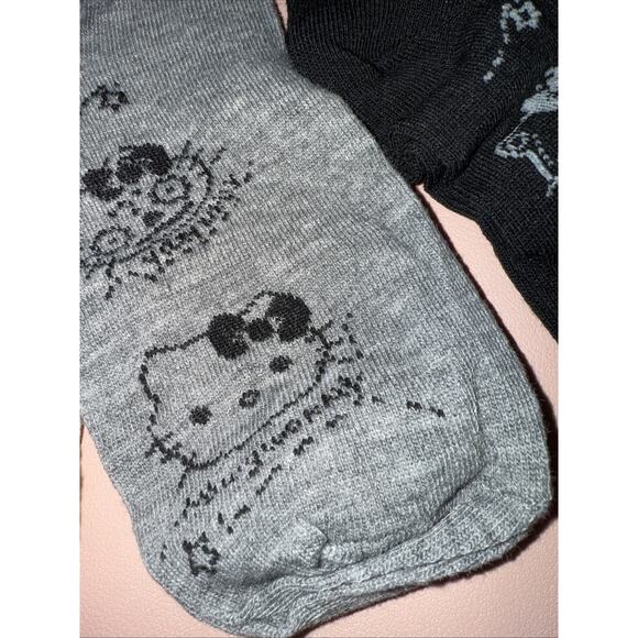 Set Of Three Pairs Women’s Black, Gray, White Hello Kitty Crew Socks - Picture 4 of 7